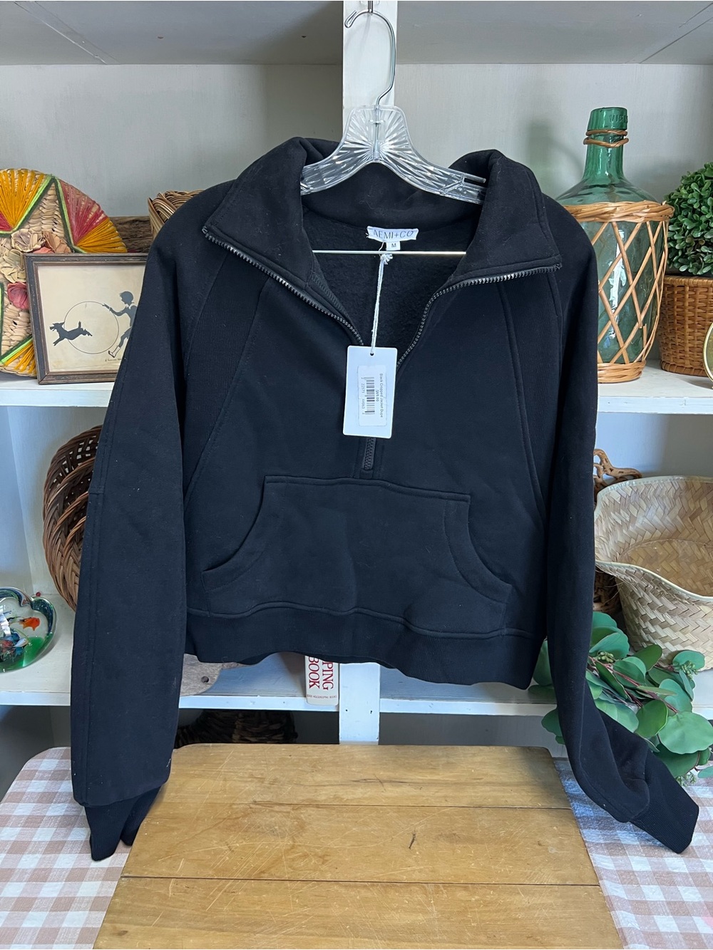 NWT AEMI+CO black cropped sweatshirt pullover medium